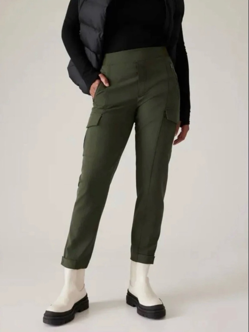 Athleta Endless High rise Cargo Pants - Aspen Olive - size 4